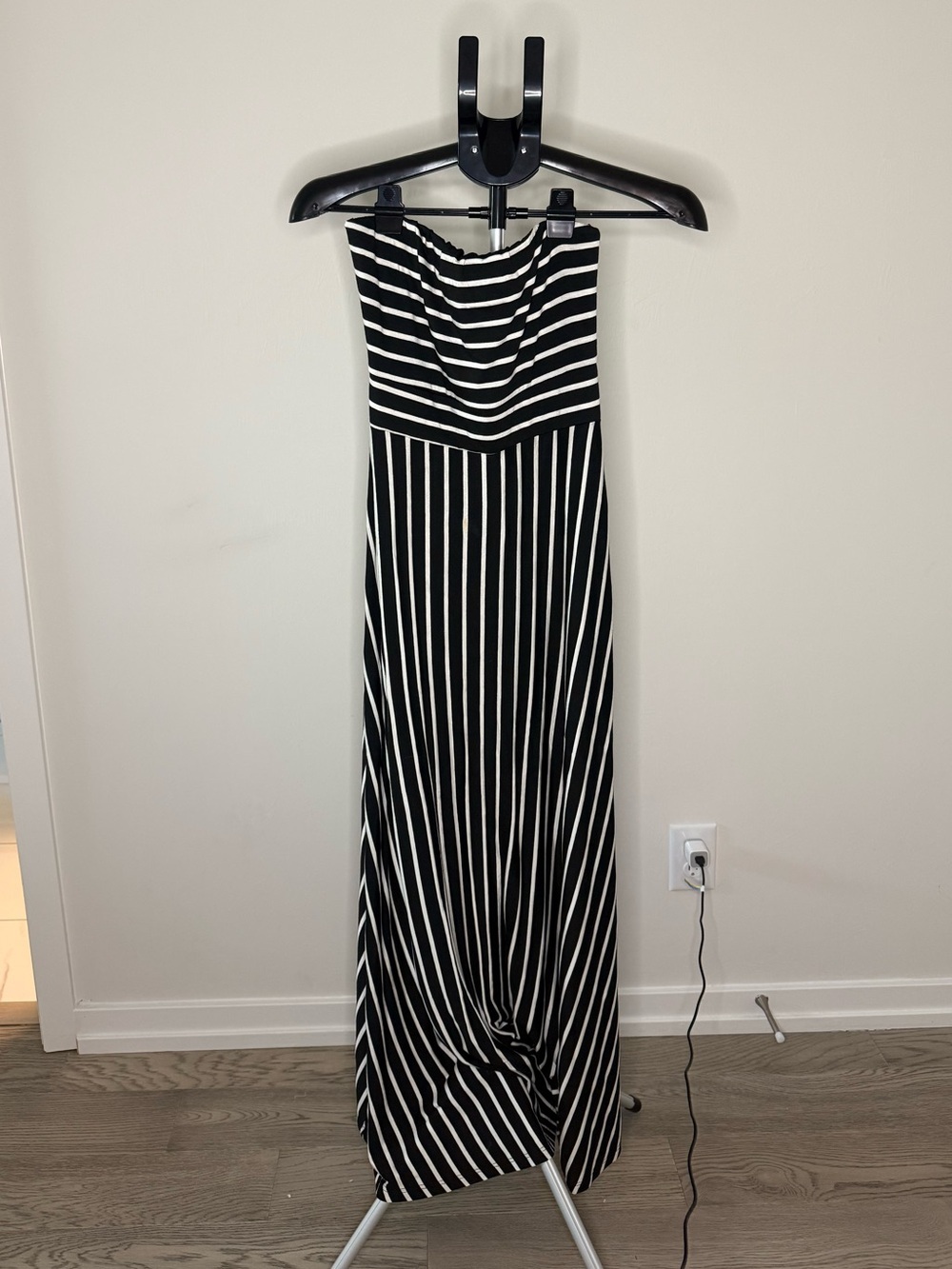 AGL by West Kei Black & White Strapless Striped Maxi Dress Size Small - Picture 2 of 6